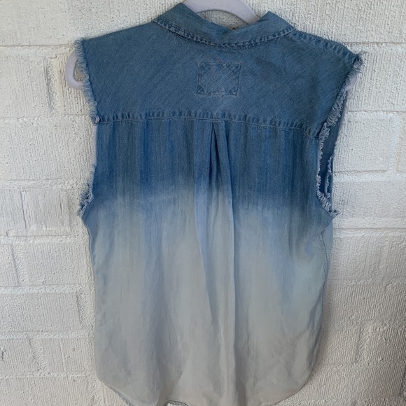 Rails Willa Chambray Ombre Sleeveless Shirt Denim Bleach Size Small - Picture 7 of 7